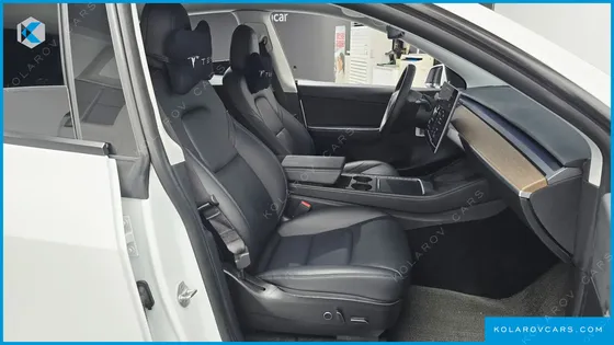 TESLA MODEL Y STANDARD RANGE RWD