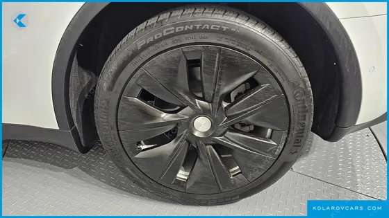 TESLA MODEL Y LONG RANGE AWD