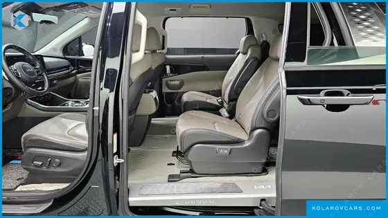 KIA CARNIVAL 9-SEATER SIGNATURE