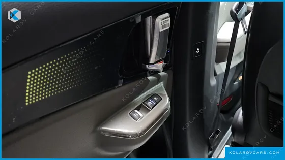 KIA CARNIVAL 9-SEATER SIGNATURE