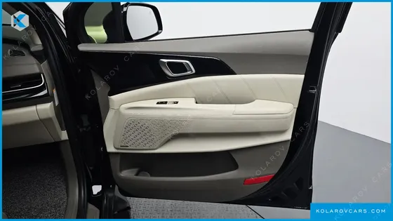 KIA CARNIVAL HEV 9-SEATER HI-LIMOUSINE