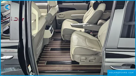 KIA CARNIVAL GASOLINE 9-SEATER GRAVITY