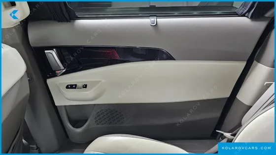 KIA CARNIVAL GASOLINE 9-SEATER GRAVITY