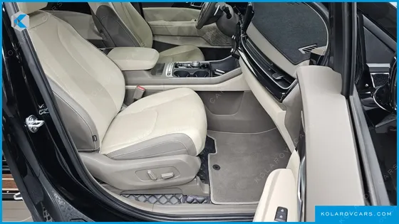 KIA CARNIVAL GASOLINE 9-SEATER GRAVITY