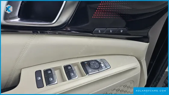KIA CARNIVAL GASOLINE 9-SEATER GRAVITY