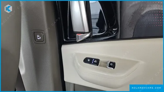 KIA CARNIVAL GASOLINE 9-SEATER GRAVITY