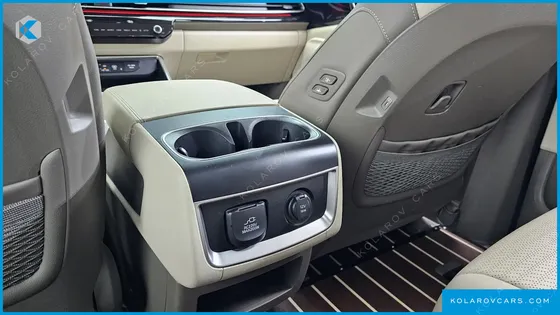 KIA CARNIVAL GASOLINE 9-SEATER GRAVITY