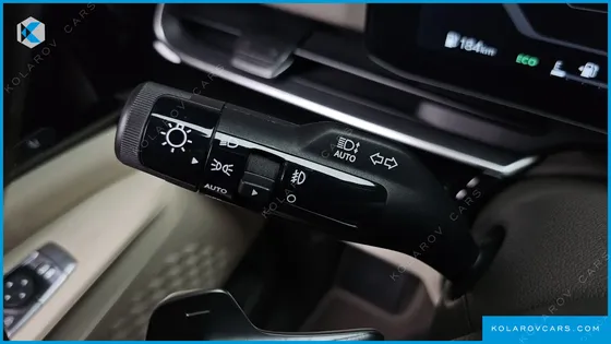 KIA CARNIVAL HEV 4-SEATER HI LIMOUSINE