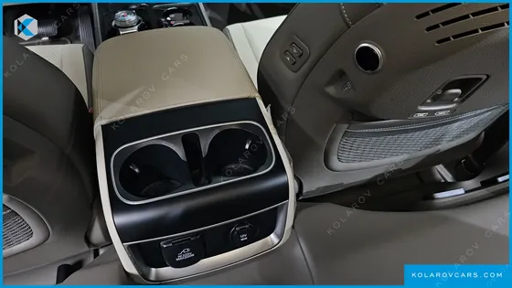 KIA CARNIVAL HEV 4-SEATER HI LIMOUSINE