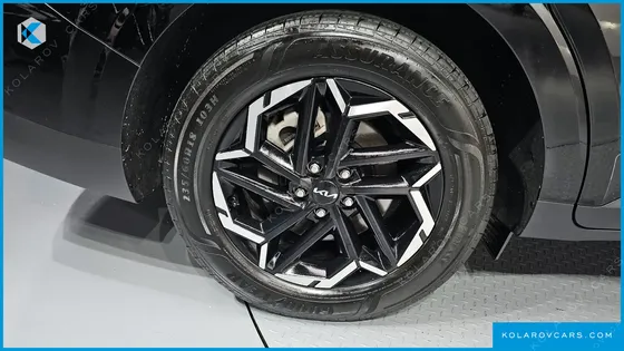 KIA CARNIVAL 9-SEATER NOBLESSE