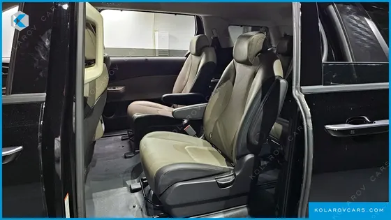 KIA CARNIVAL 9-SEATER NOBLESSE