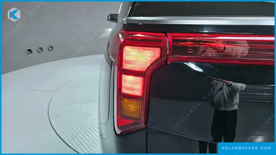 KIA CARNIVAL 9-SEATER NOBLESSE