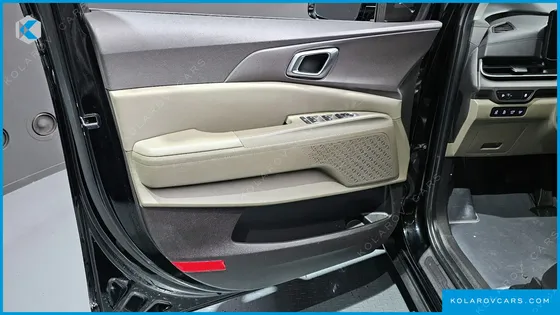 KIA CARNIVAL 9-SEATER NOBLESSE