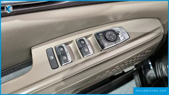 KIA CARNIVAL 9-SEATER NOBLESSE