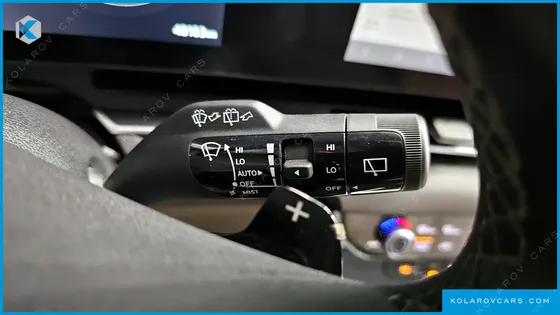 KIA CARNIVAL 9-SEATER NOBLESSE