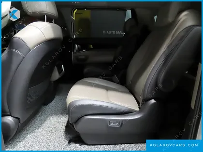KIA CARNIVAL GASOLINE 9-SEATER SIGNATURE