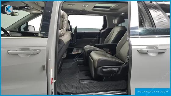 KIA CARNIVAL GASOLINE 7-SEATER GRAVITY