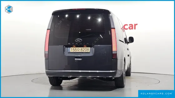 HYUNDAI STARIA LOUNGE 9-SEATER