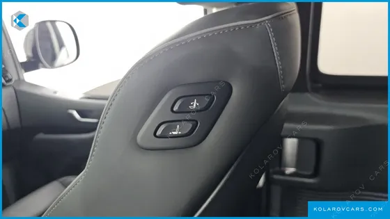 HYUNDAI STARIA LOUNGE 9-SEATER