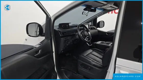 HYUNDAI STARIA DISABILITY SUPPORT CAR