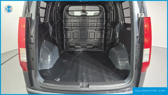 HYUNDAI STARIA CARGO 5-SEATER