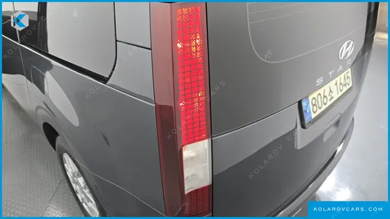 HYUNDAI STARIA CARGO 5-SEATER