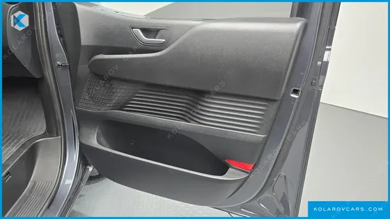 HYUNDAI STARIA CARGO 5-SEATER
