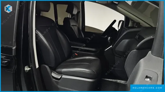 HYUNDAI STARIA L3.5 CARGO 5-SEATER