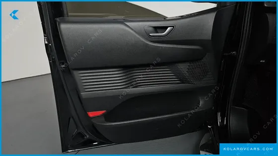 HYUNDAI STARIA L3.5 CARGO 5-SEATER