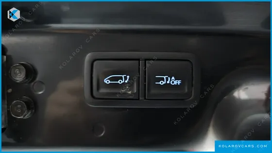 HYUNDAI STARIA L3.5 CARGO 5-SEATER