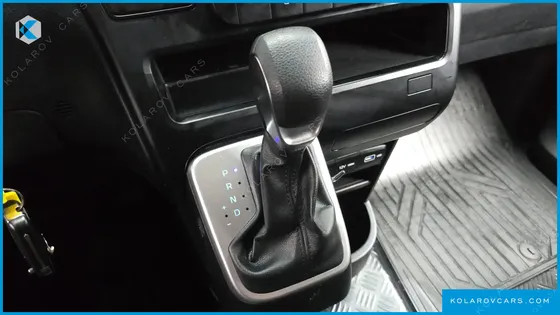 HYUNDAI STARIA CARGO 3-SEATER