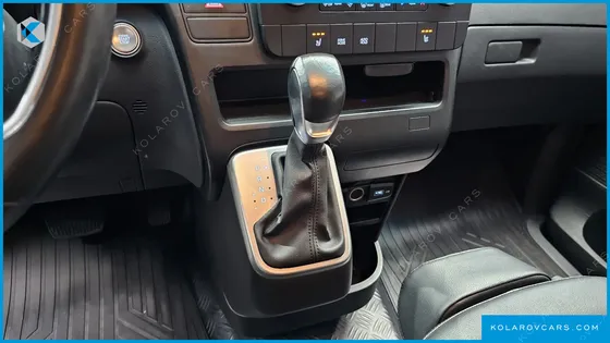 HYUNDAI STARIA TOURER 11-SEATER