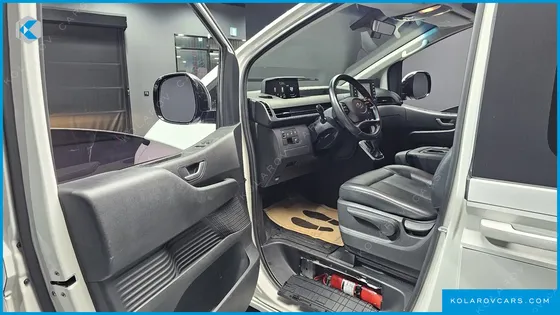 HYUNDAI STARIA TOURER 11-SEATER