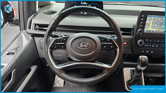 HYUNDAI STARIA TOURER 11-SEATER