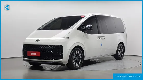 HYUNDAI STARIA 4WD LOUNGE 9-SEATER