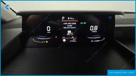 HYUNDAI STARIA 4WD LOUNGE 9-SEATER
