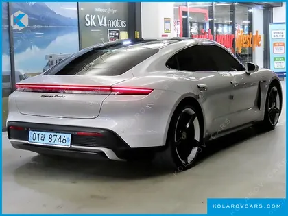 PORSCHE TAYCAN TURBO