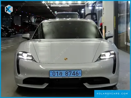 PORSCHE TAYCAN TURBO