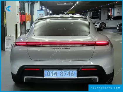 PORSCHE TAYCAN TURBO