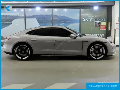 PORSCHE TAYCAN TURBO