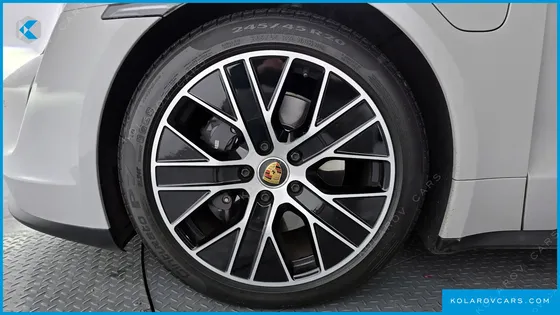 PORSCHE TAYCAN BASE