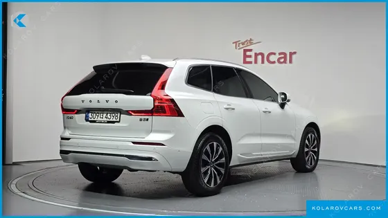 VOLVO XC60 B5 ULTIMATE BRIGHT
