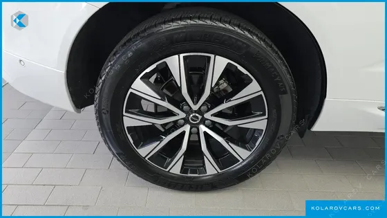 VOLVO XC60 B5 ULTIMATE BRIGHT