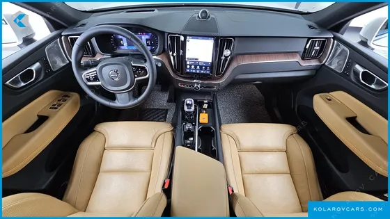 VOLVO XC60 B5 ULTIMATE BRIGHT