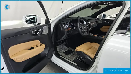 VOLVO XC60 B5 ULTIMATE BRIGHT