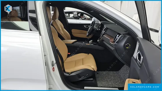 VOLVO XC60 B5 ULTIMATE BRIGHT
