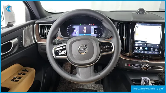 VOLVO XC60 B5 ULTIMATE BRIGHT