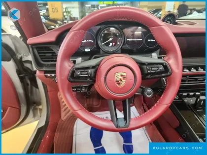 PORSCHE 911 CARRERA 4 GTS CABRIOLET
