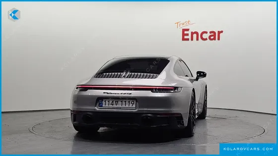 PORSCHE 911 CARRERA 4 GTS