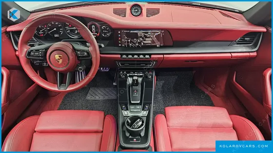 PORSCHE 911 CARRERA 4 GTS
